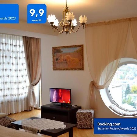 Sunny Apartment In The City Center Truskavets Exterior photo