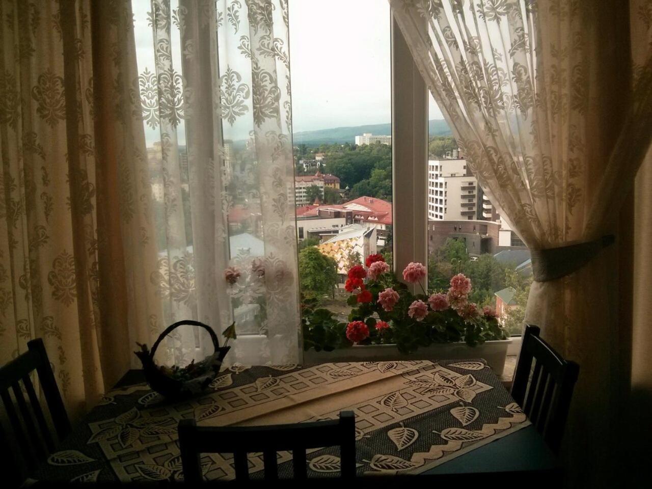 Sunny Apartment In The City Center Truskavets Exterior photo
