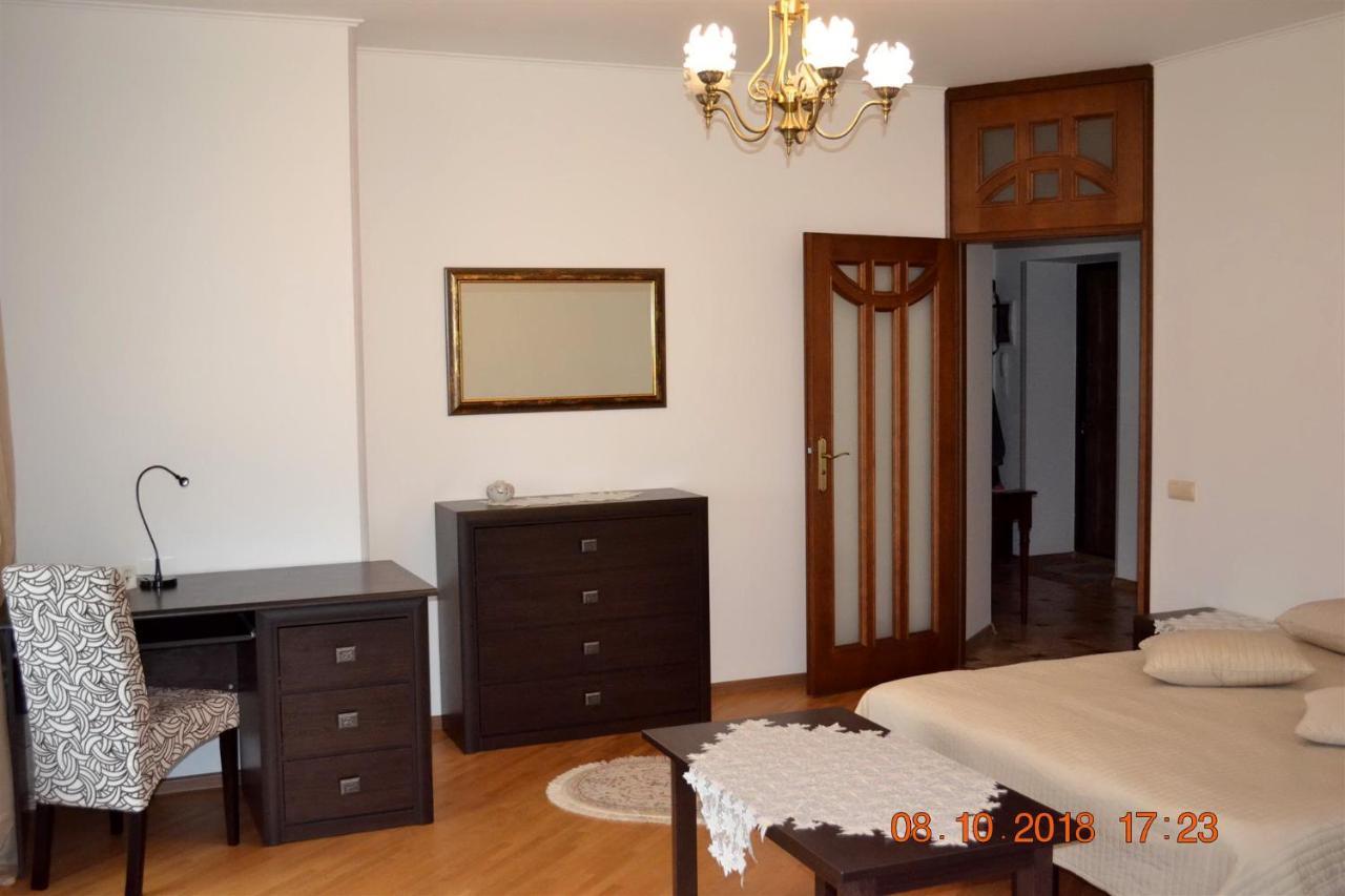 Sunny Apartment In The City Center Truskavets Exterior photo